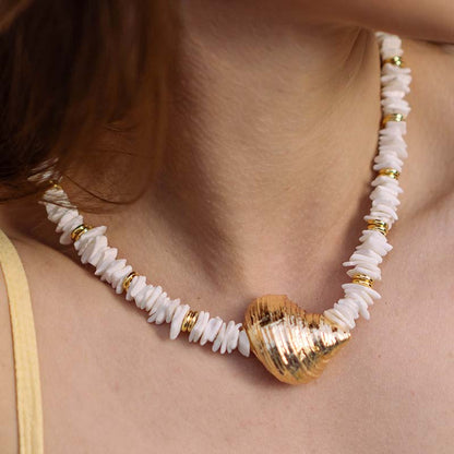 Colar Madri Cascalho Concha Ouro